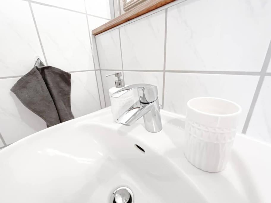 Schoene Ferienwohnung Mit Blick Ueber Stadtwald Leipzig Eksteriør bilde