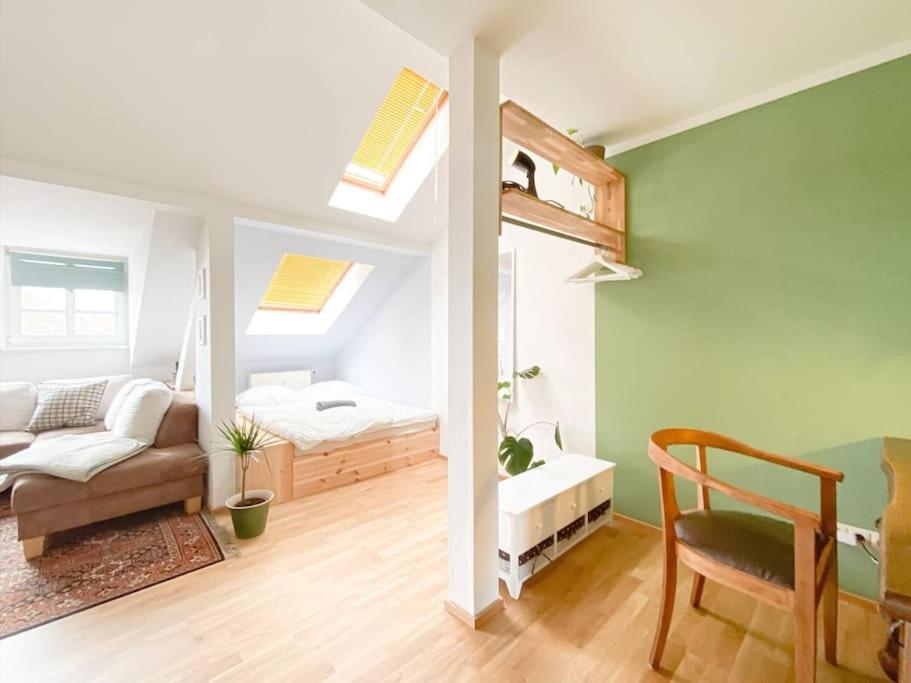 Schoene Ferienwohnung Mit Blick Ueber Stadtwald Leipzig Eksteriør bilde