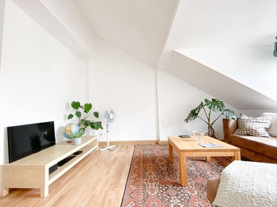 Schoene Ferienwohnung Mit Blick Ueber Stadtwald Leipzig Eksteriør bilde