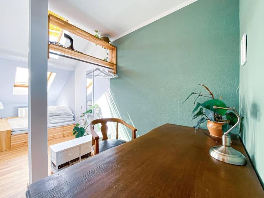 Schoene Ferienwohnung Mit Blick Ueber Stadtwald Leipzig Eksteriør bilde
