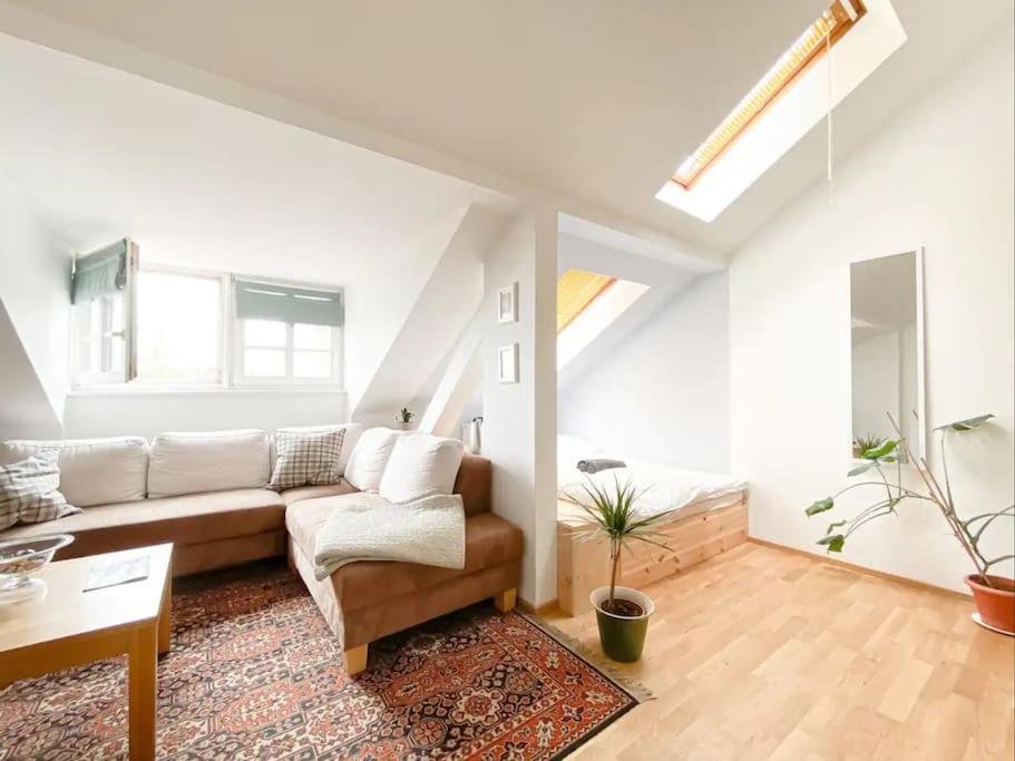 Schoene Ferienwohnung Mit Blick Ueber Stadtwald Leipzig Eksteriør bilde